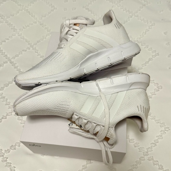 Adidas Swift Run sneakers - Picture 5 of 5
